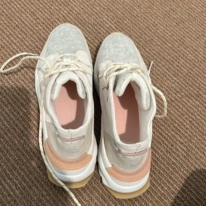 New women’s sorel boots